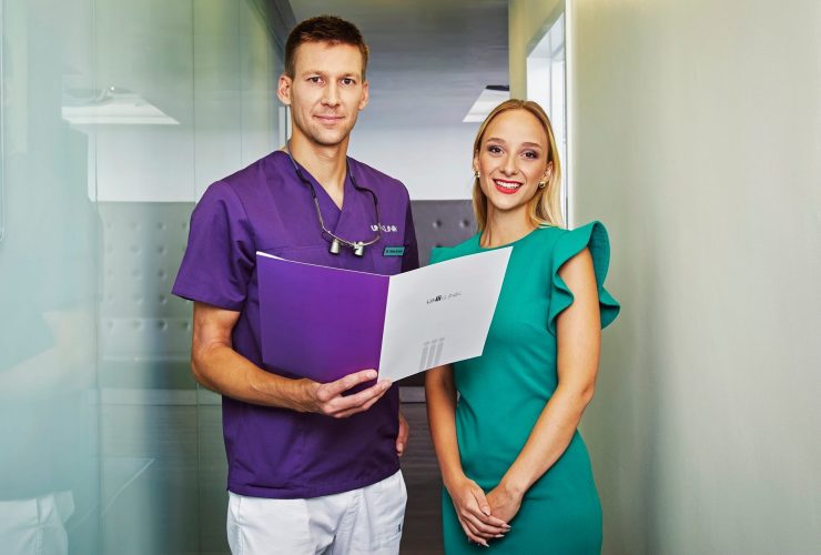 A tévhitek és cáfolatok a fogkoronákkal kapcsolatban rengeteg félreértést szülhetnek.