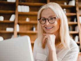 Egy szemüveg nemcsak a látásunkat javítja, hanem a mindennapi komfortérzetünket is meghatározza