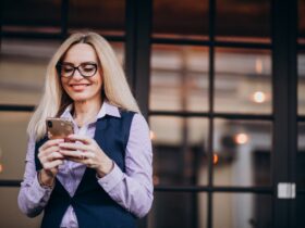 Multifokális szemüveg: éles látás minden távolságra.