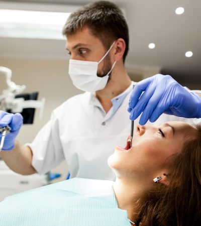 Az egészségügyi tudatosság ott kezdődik, hogy felismerjük: a saját fogunk pótolhatatlan érték, amelynek megmentéséért érdemes megtenni a plusz lépéseket